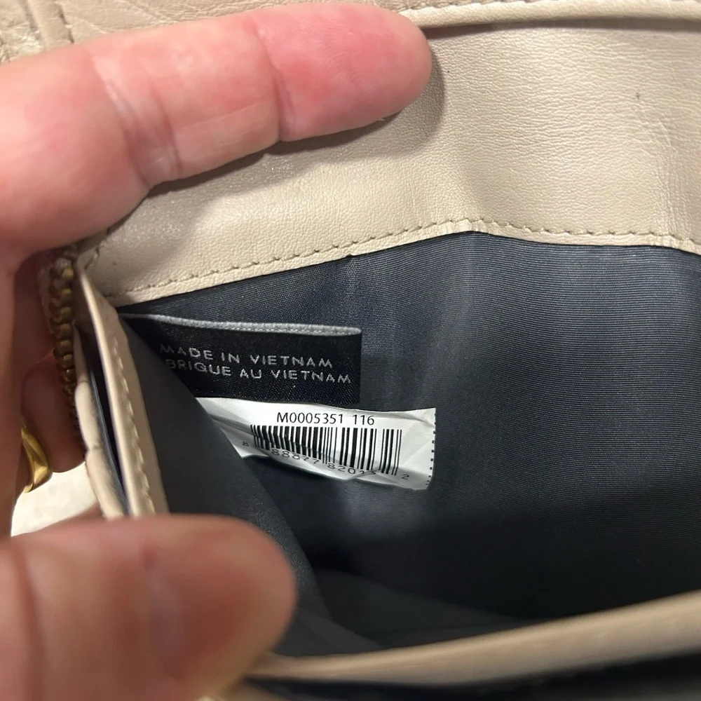 Marc by Marc Jacobs  Zip-Around Wallet Neutral Classic Minimalist Beige Leather